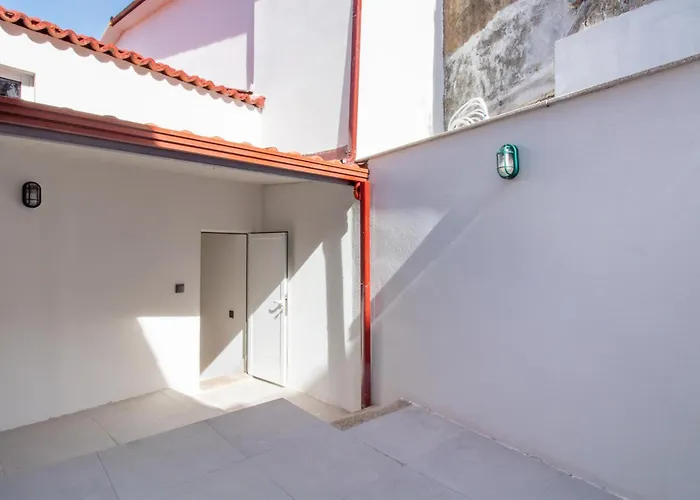 Quiet Duplex W Patio In Lapa By Lovelystay * Oporto