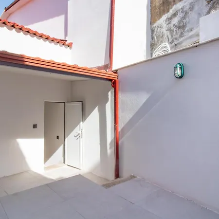 Quiet Duplex W Patio In Lapa By Lovelystay * Porto