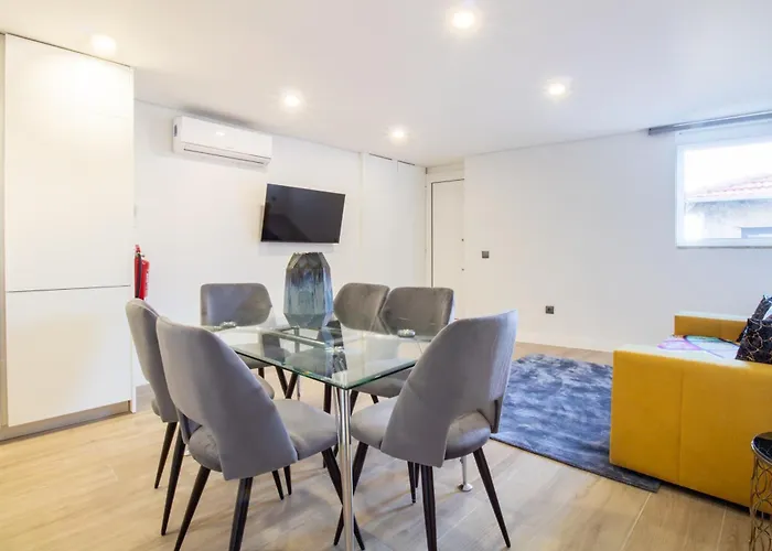 Quiet Duplex W Patio In Lapa By Lovelystay