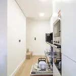 Daire Quiet Duplex W Patio In Lapa By Lovelystay *