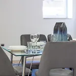 Daire Quiet Duplex W Patio In Lapa By Lovelystay *