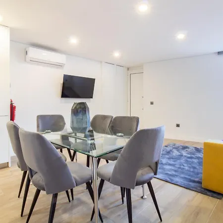 Quiet Duplex W Patio In Lapa By Lovelystay